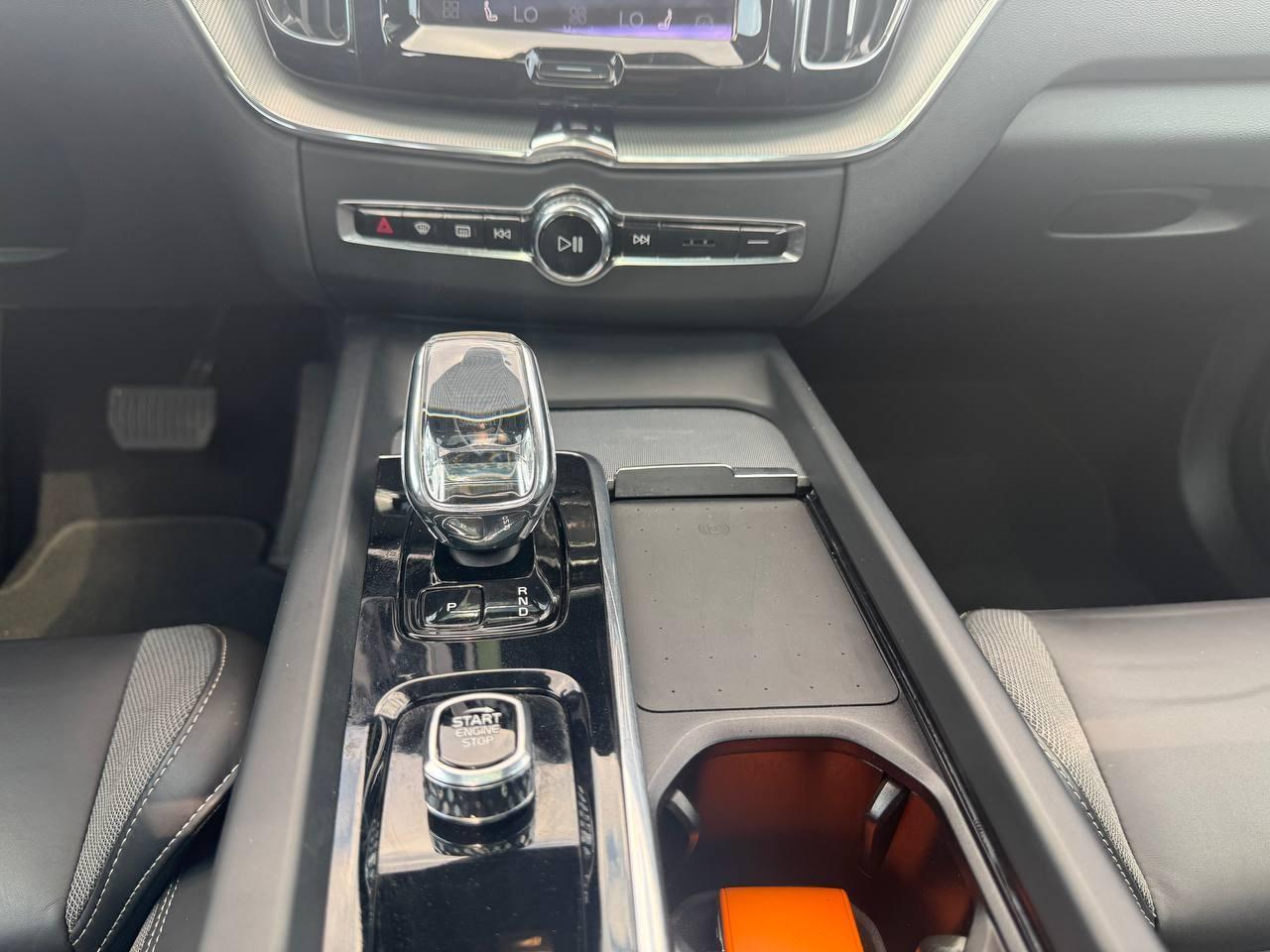 2023 Volvo XC60 XC60 2.0 T6 AWD Recharge Plus Dark Auto coche de segunda mano