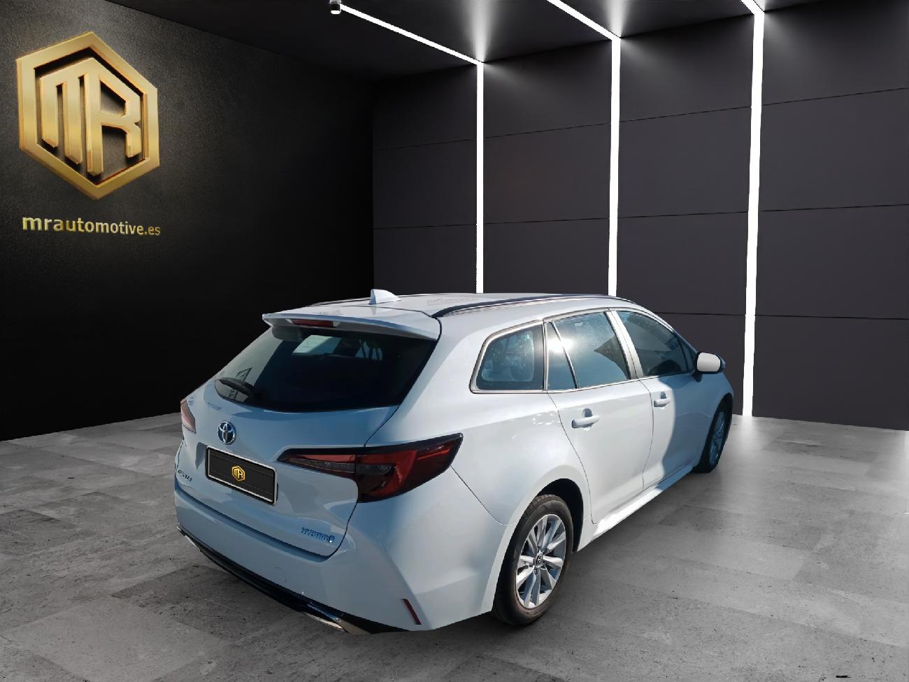2023 Toyota Corolla Corolla 1.8 125H BUSINESS E-CVT TOU SPORT coche de segunda mano