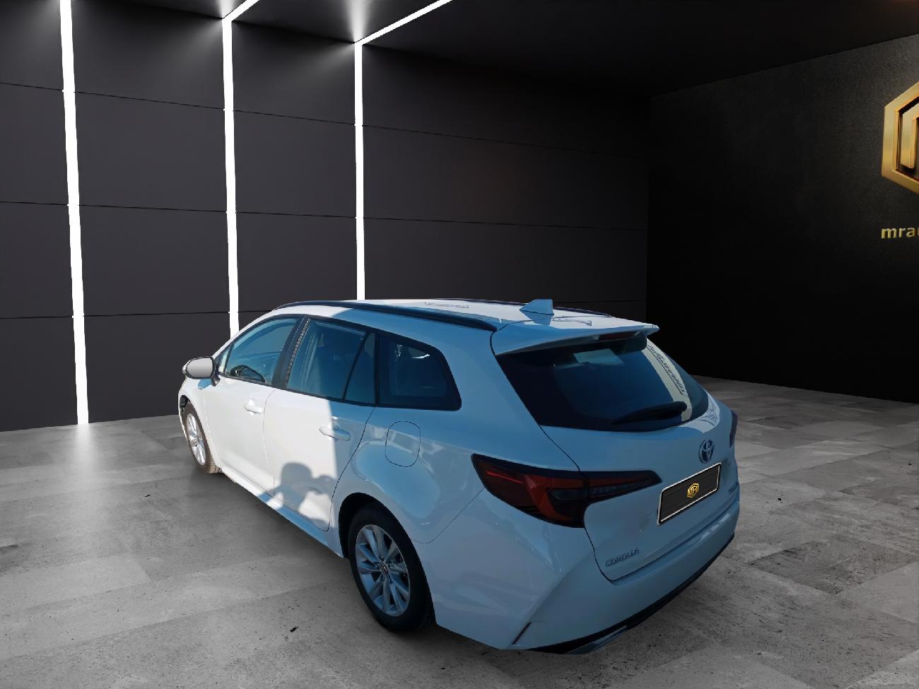 2023 Toyota Corolla Corolla 1.8 125H BUSINESS E-CVT TOU SPORT coche de segunda mano