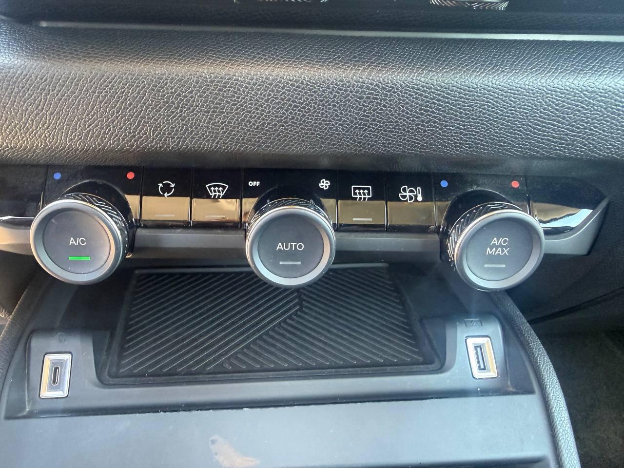2023 Citroën C4 C4 BlueHDi 130 S&S EAT8 Feel Pack 96 kW 5P Automática coche de segunda mano