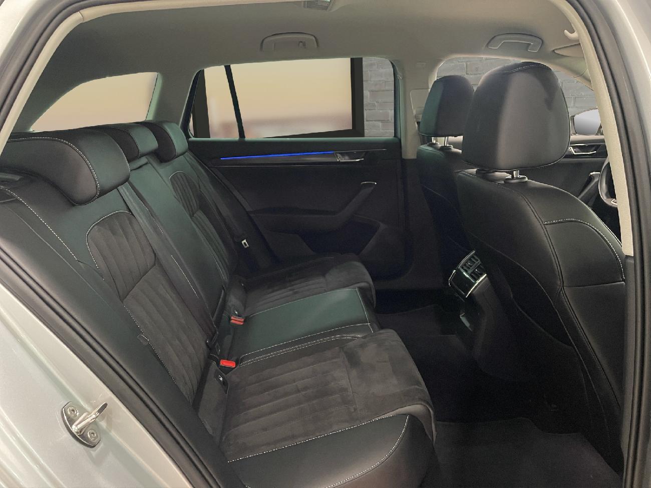 2022 Skoda SuperB SuperB Combi 2.0 TDI 110kW (150CV) DSG Style coche de segunda mano