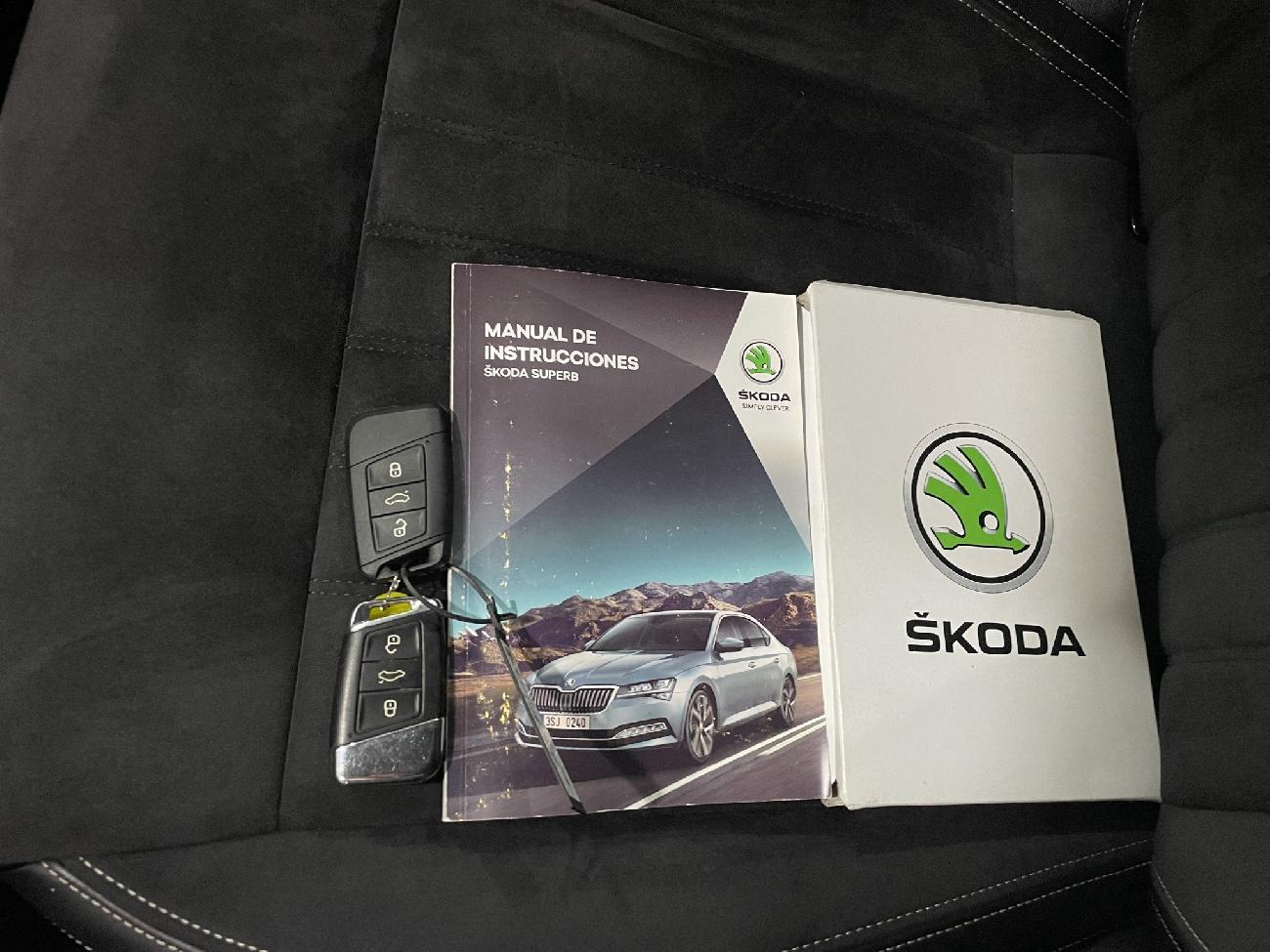 2022 Skoda SuperB SuperB Combi 2.0 TDI 110kW (150CV) DSG Style coche de segunda mano