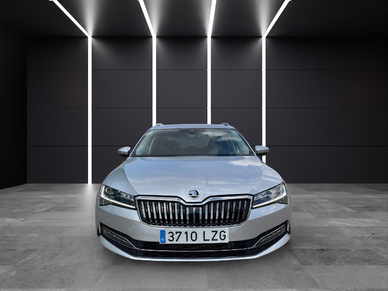 2022 Skoda SuperB SuperB Combi 2.0 TDI 110kW (150CV) DSG Style coche de segunda mano