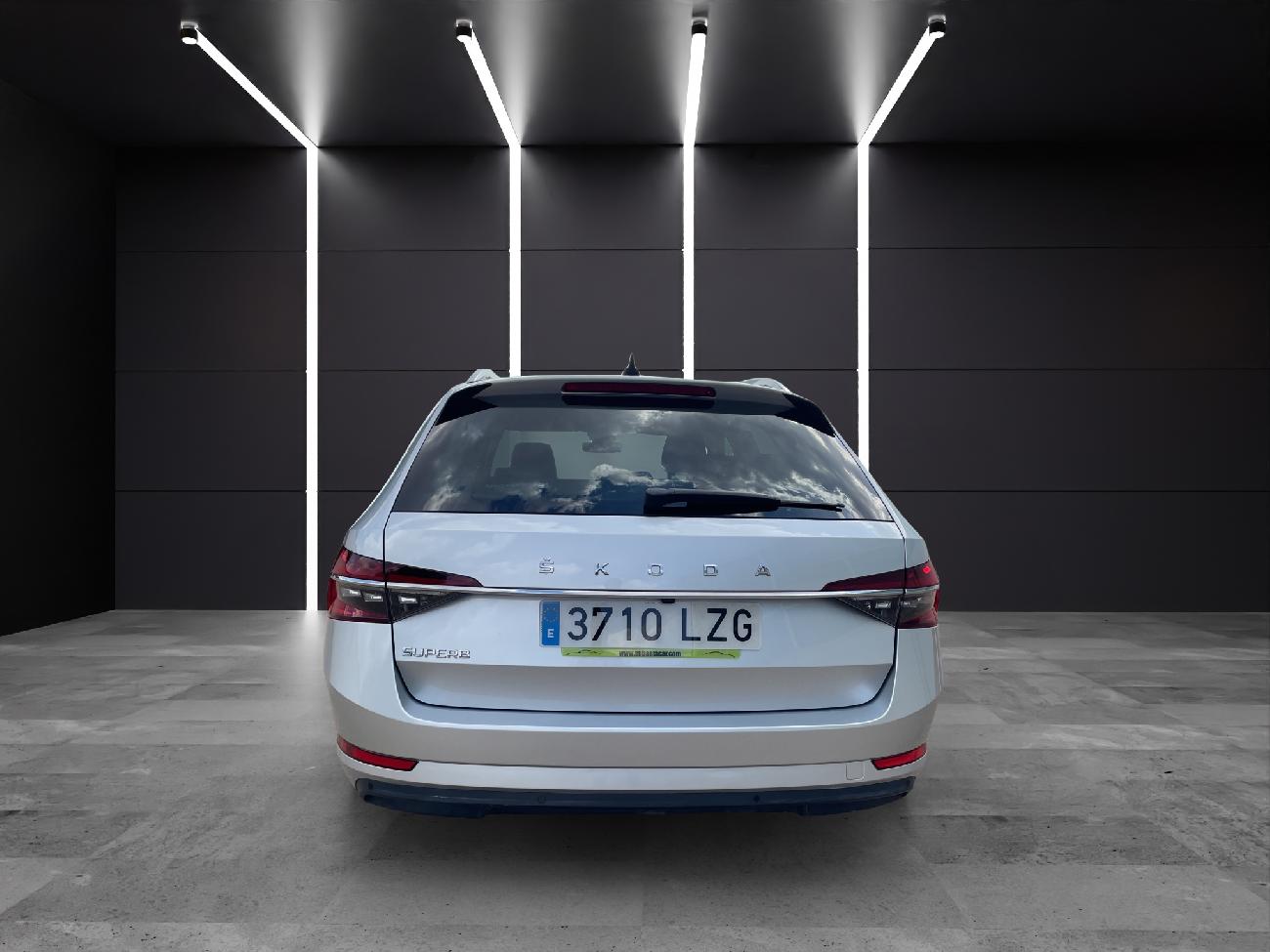 2022 Skoda SuperB SuperB Combi 2.0 TDI 110kW (150CV) DSG Style coche de segunda mano