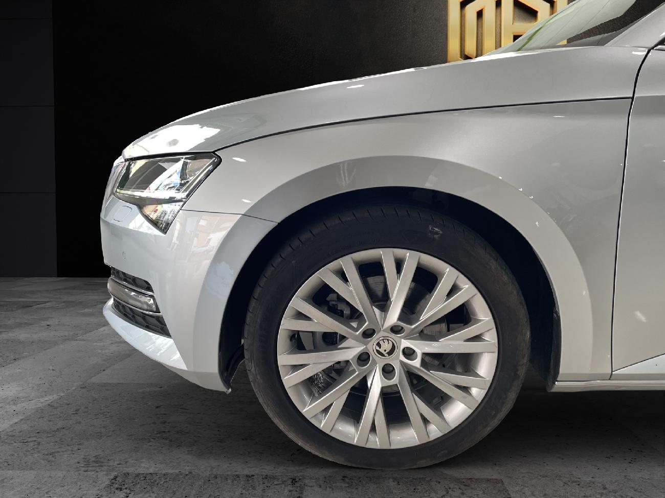 2022 Skoda SuperB SuperB Combi 2.0 TDI 110kW (150CV) DSG Style coche de segunda mano