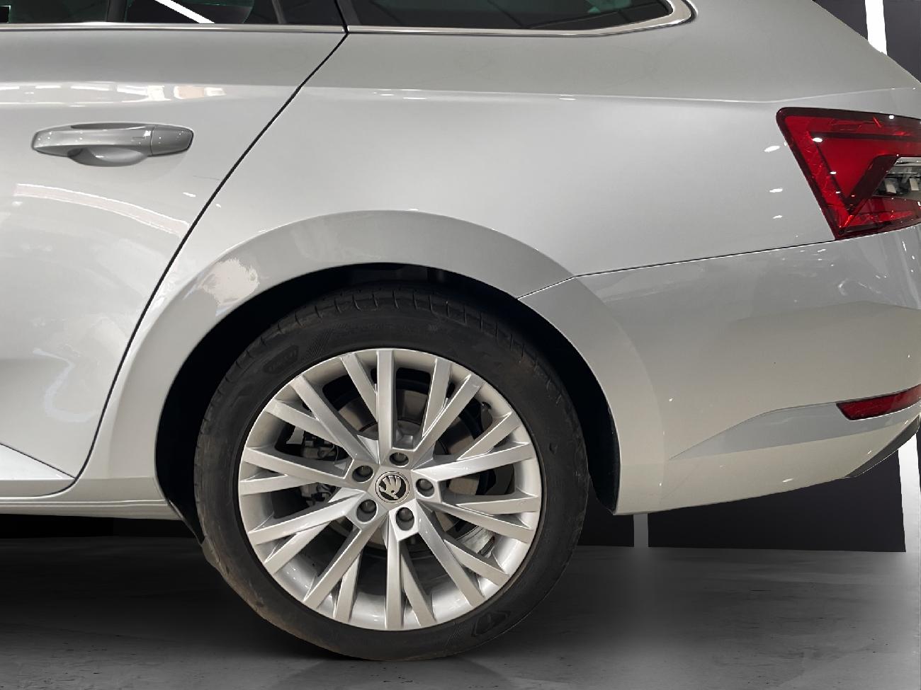 2022 Skoda SuperB SuperB Combi 2.0 TDI 110kW (150CV) DSG Style coche de segunda mano