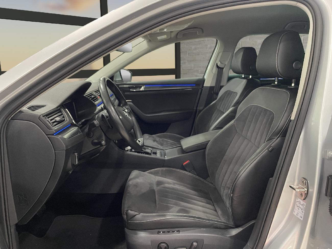 2022 Skoda SuperB SuperB Combi 2.0 TDI 110kW (150CV) DSG Style coche de segunda mano