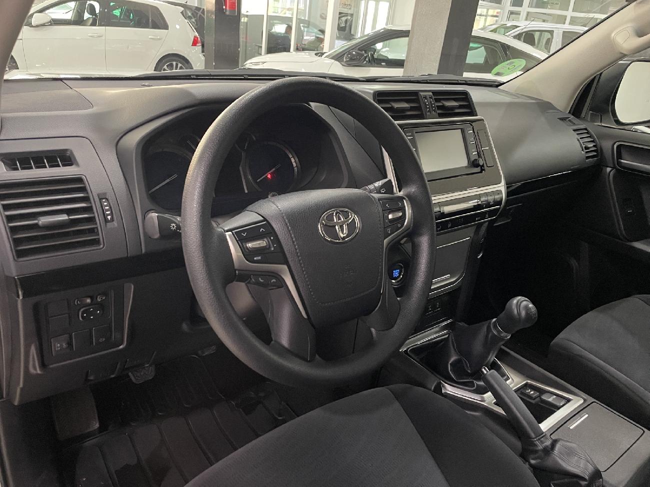 2021 Toyota Land Cruiser Land Cruiser 2.8 D-4D GX 130kW coche de segunda mano
