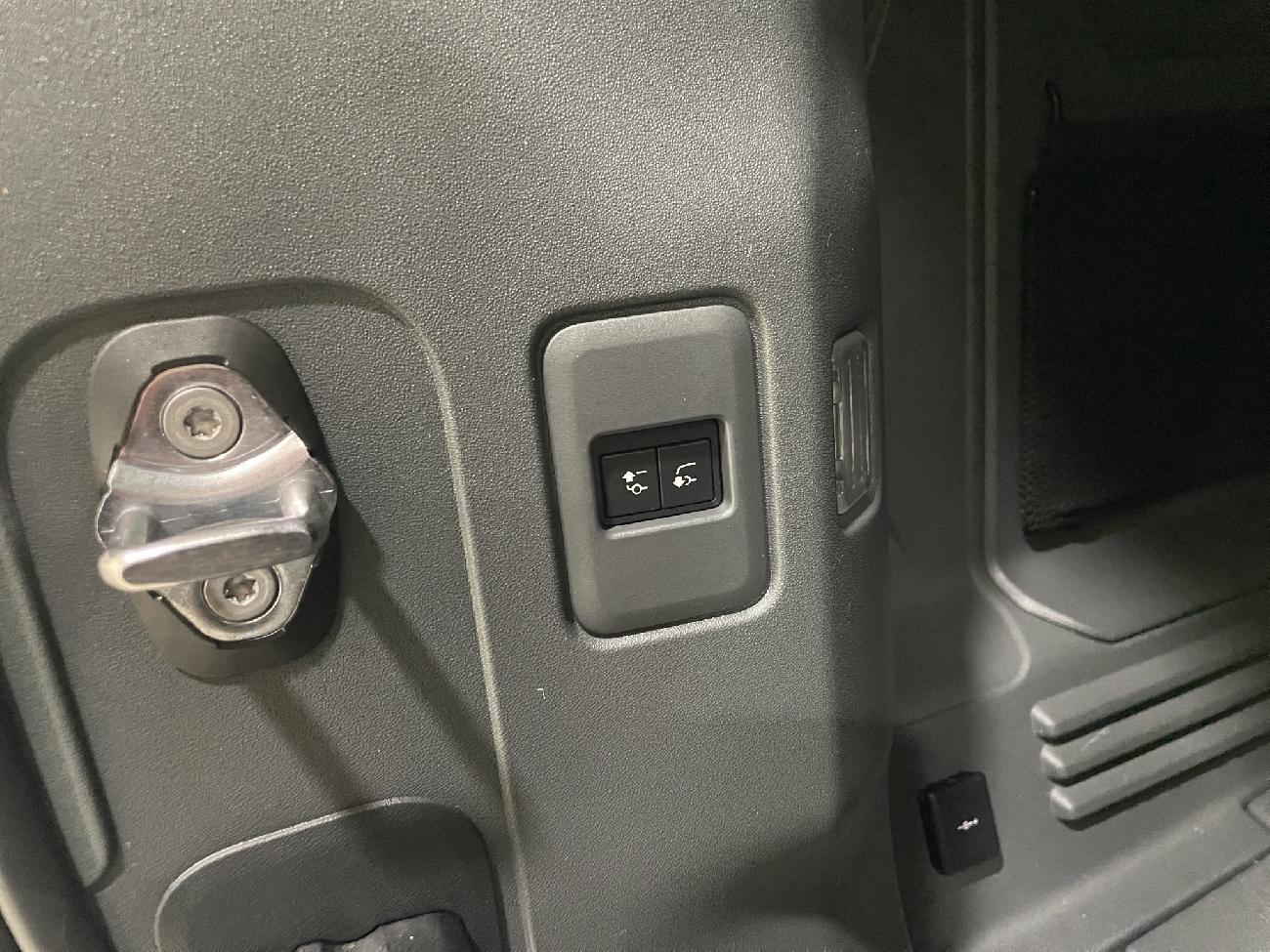 2021 Land Rover Defender Defender 3.0 D250 SE 110 Auto 4WD MHEV coche de segunda mano