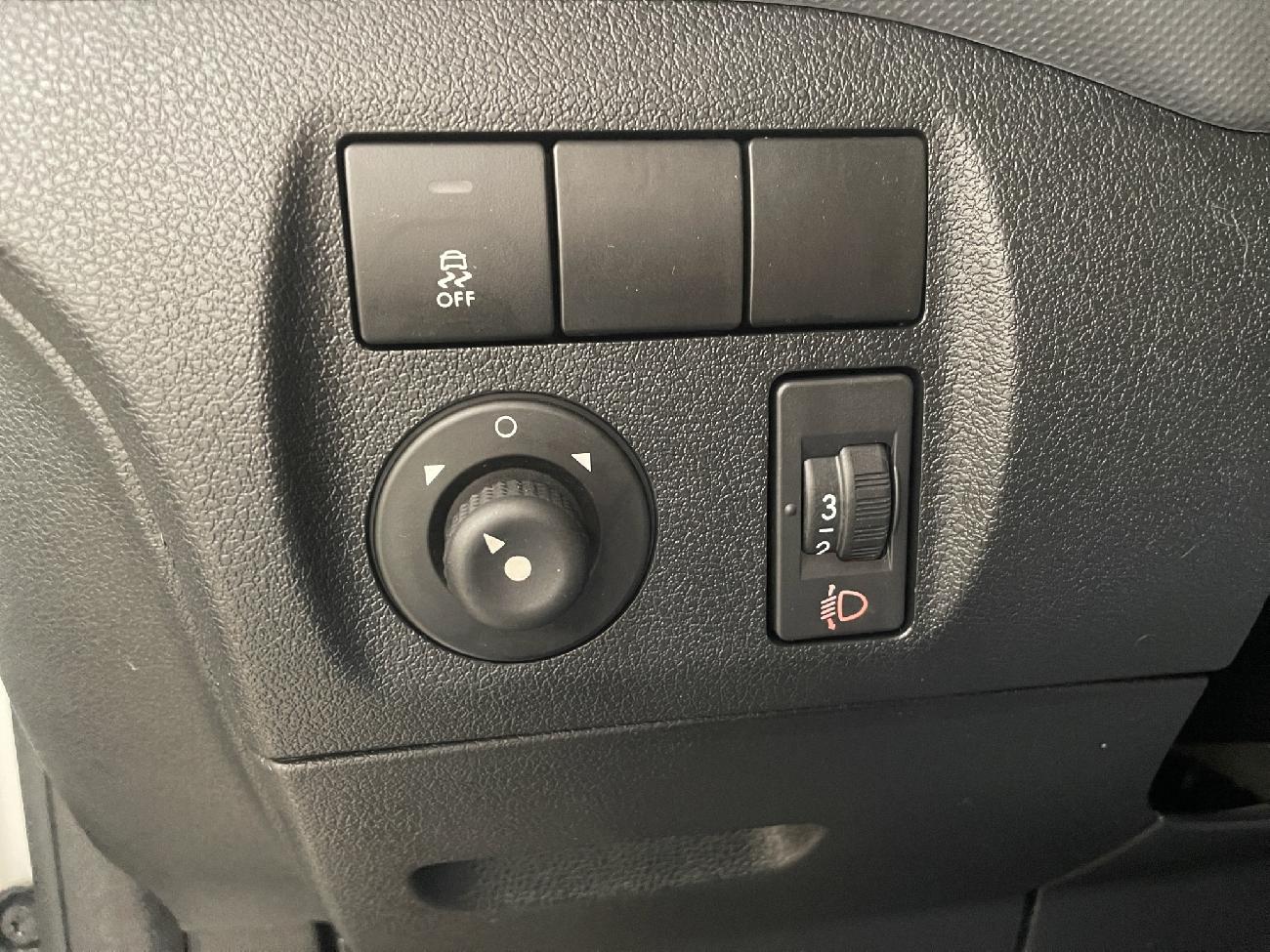 2018 Peugeot Partner Partner TEPEE Access 1.6 BlueHDi 55KW (75CV) coche de segunda mano
