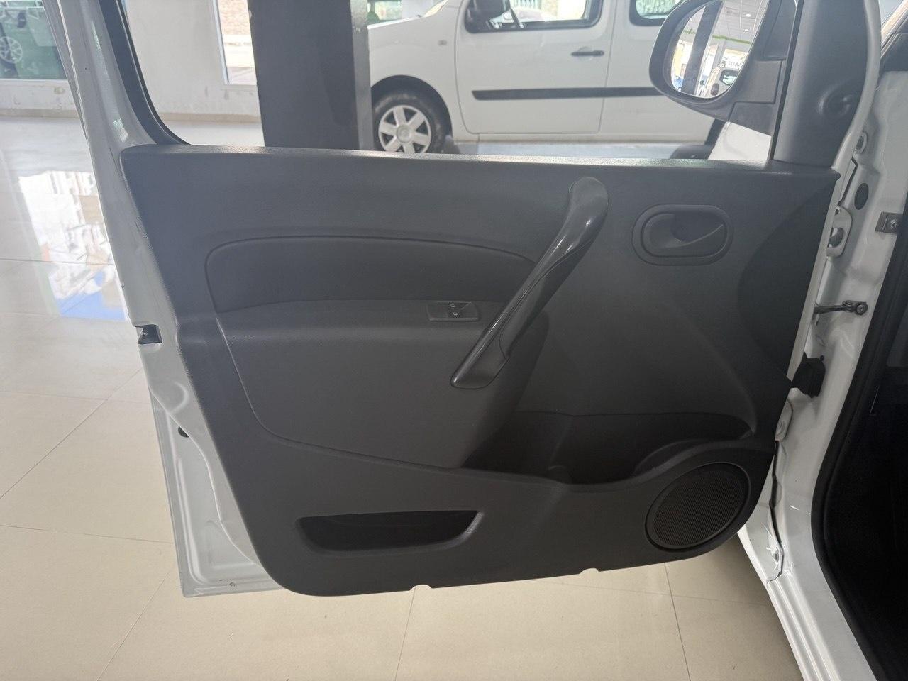 2019 Renault Kangoo Kangoo FURGÓN Profesional dCi 55kW (75CV) Euro 6 coche de segunda mano