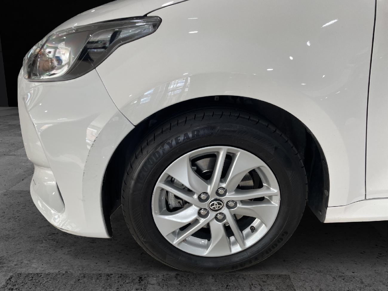 2024 Toyota Yaris Yaris 1.5 120H Business Plus coche de segunda mano