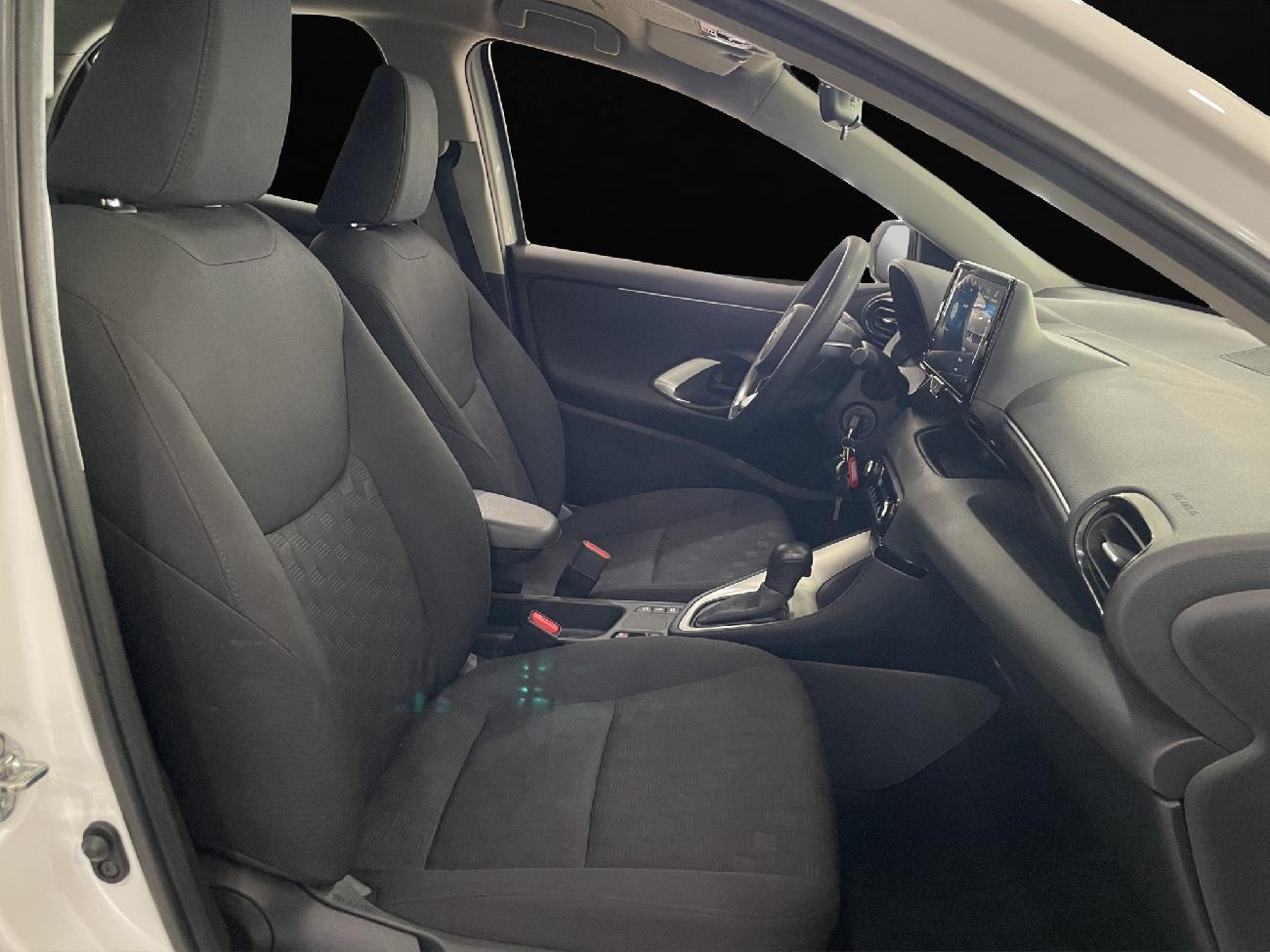 2024 Toyota Yaris Yaris 1.5 120H Business Plus coche de segunda mano