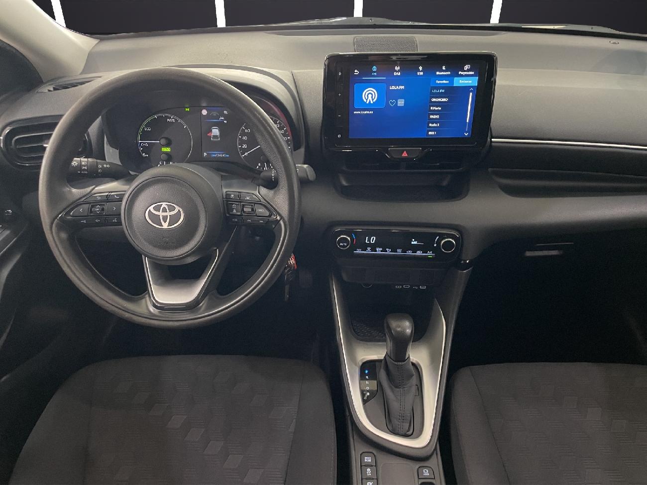 2024 Toyota Yaris Yaris 1.5 120H Business Plus coche de segunda mano