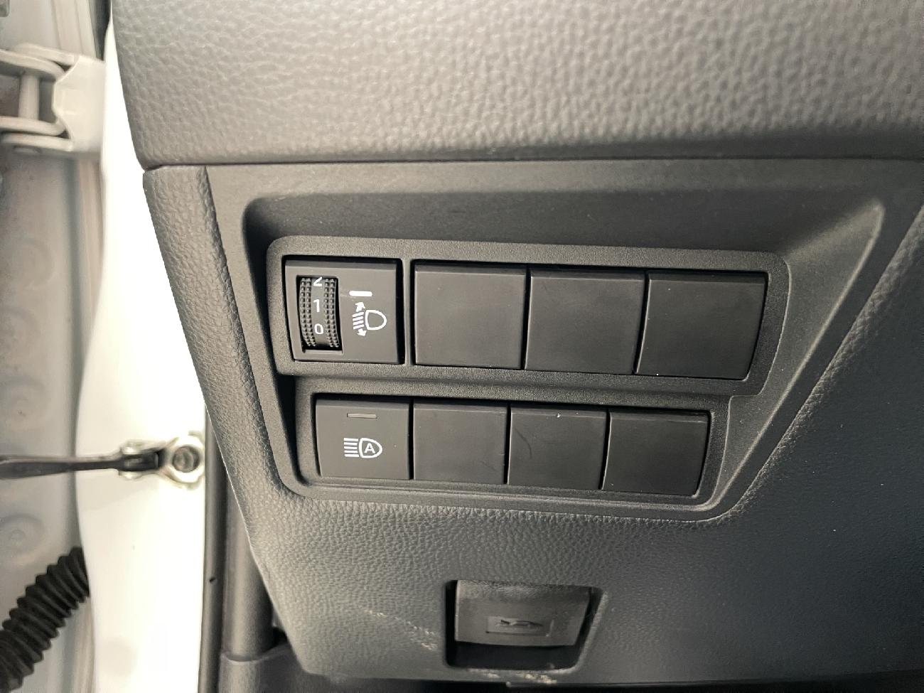 2024 Toyota Yaris Yaris 1.5 120H Business Plus coche de segunda mano