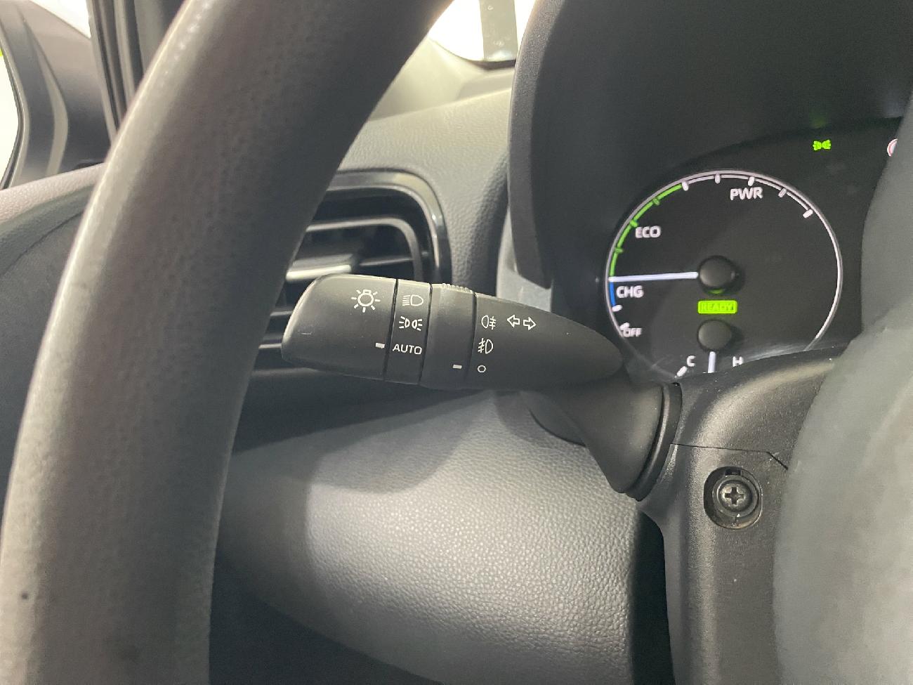 2024 Toyota Yaris Yaris 1.5 120H Business Plus coche de segunda mano