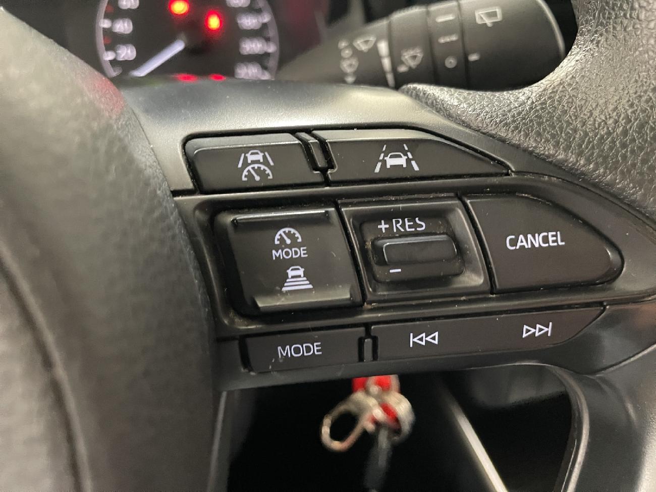 2024 Toyota Yaris Yaris 1.5 120H Business Plus coche de segunda mano