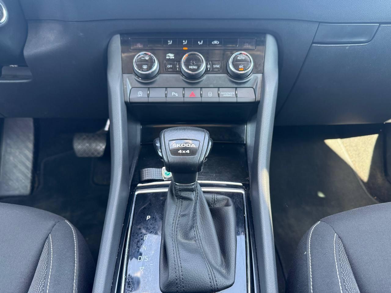 2023 Skoda Karoq Karoq 2.0 TDI 110kW (150CV) DSG 4X4 Ambition  coche de segunda mano
