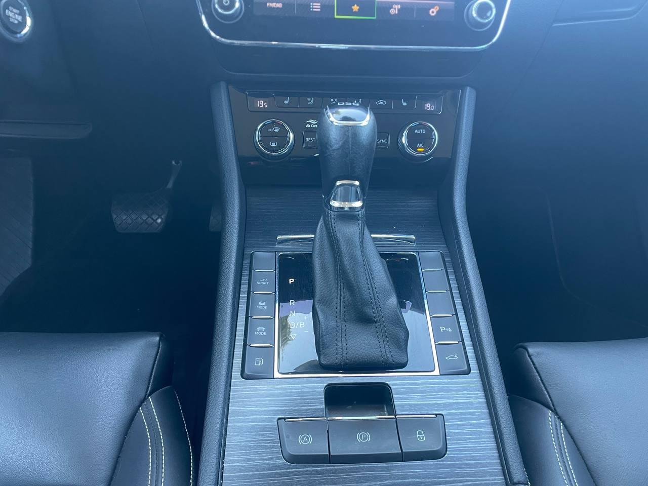 2021 Skoda SuperB SuperB Style 1.4 TSI iV P-HEV 160kW DSG coche de segunda mano