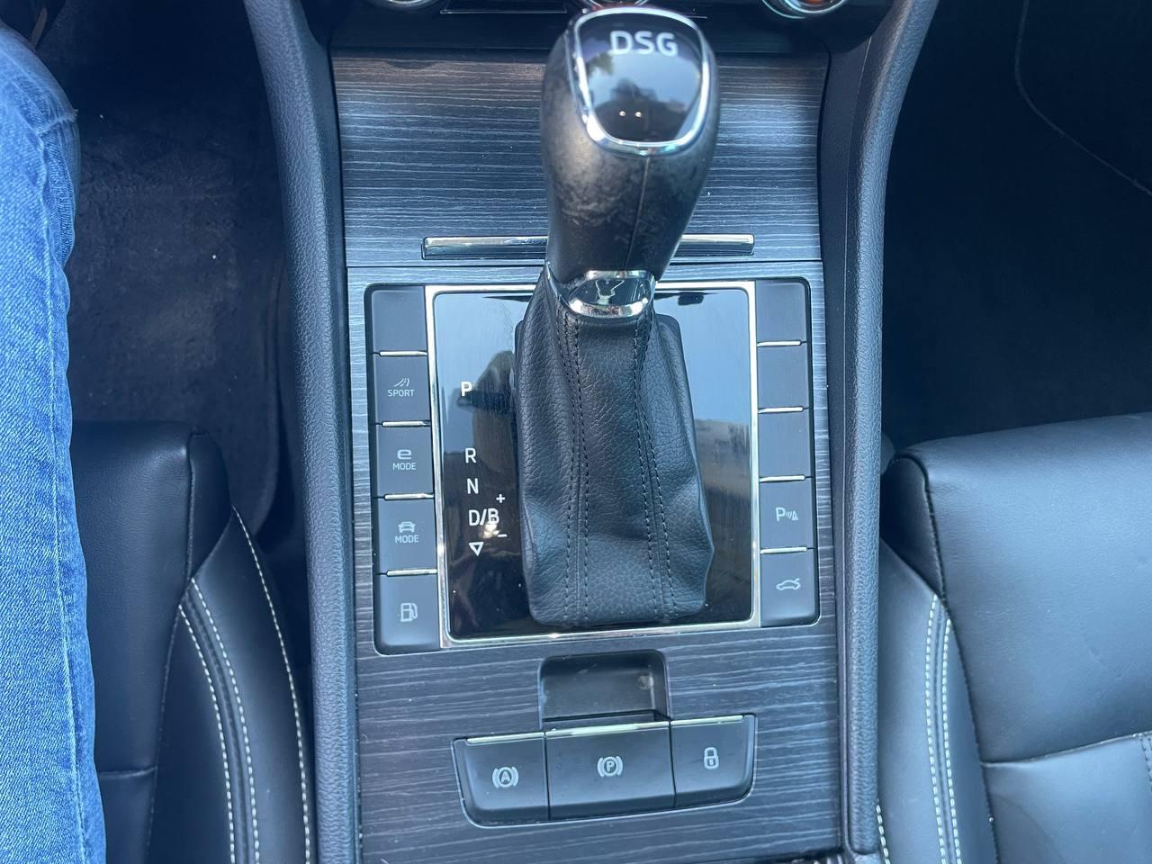 2021 Skoda SuperB SuperB Style 1.4 TSI iV P-HEV 160kW DSG coche de segunda mano