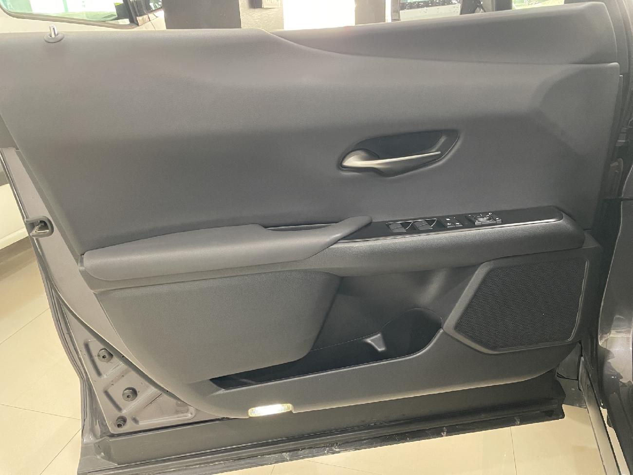 2022 Lexus UX UX 2.0 250h Business coche de segunda mano