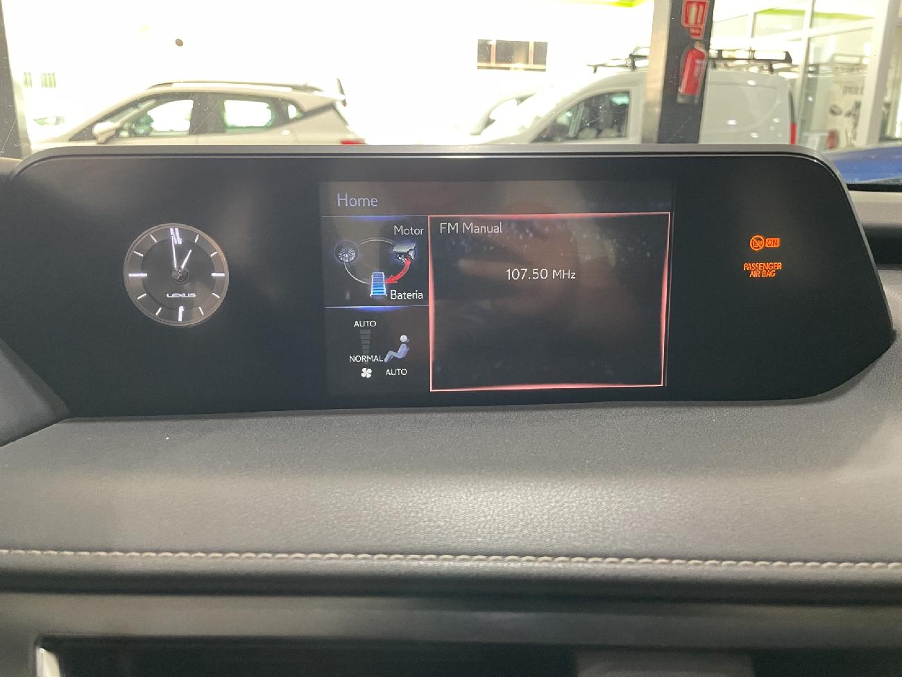 2022 Lexus UX UX 2.0 250h Business coche de segunda mano