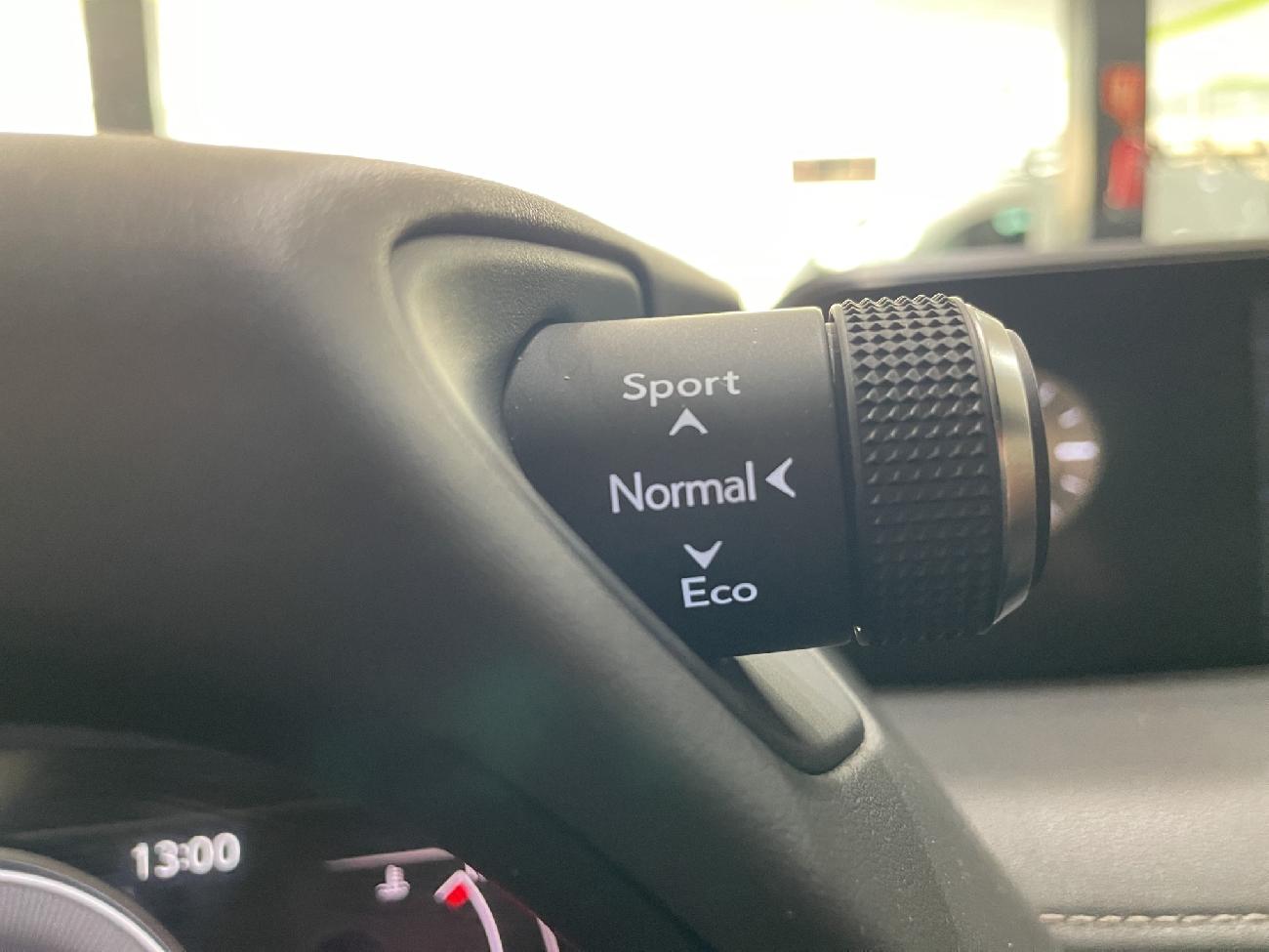 2022 Lexus UX UX 2.0 250h Business coche de segunda mano