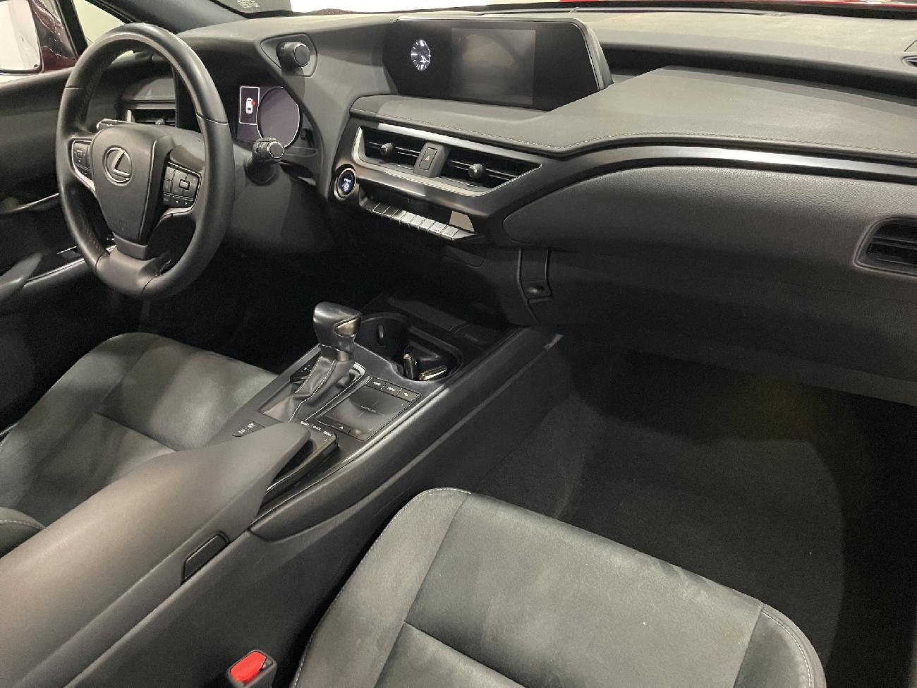 2020 Lexus UX UX 2.0 250h Business coche de segunda mano