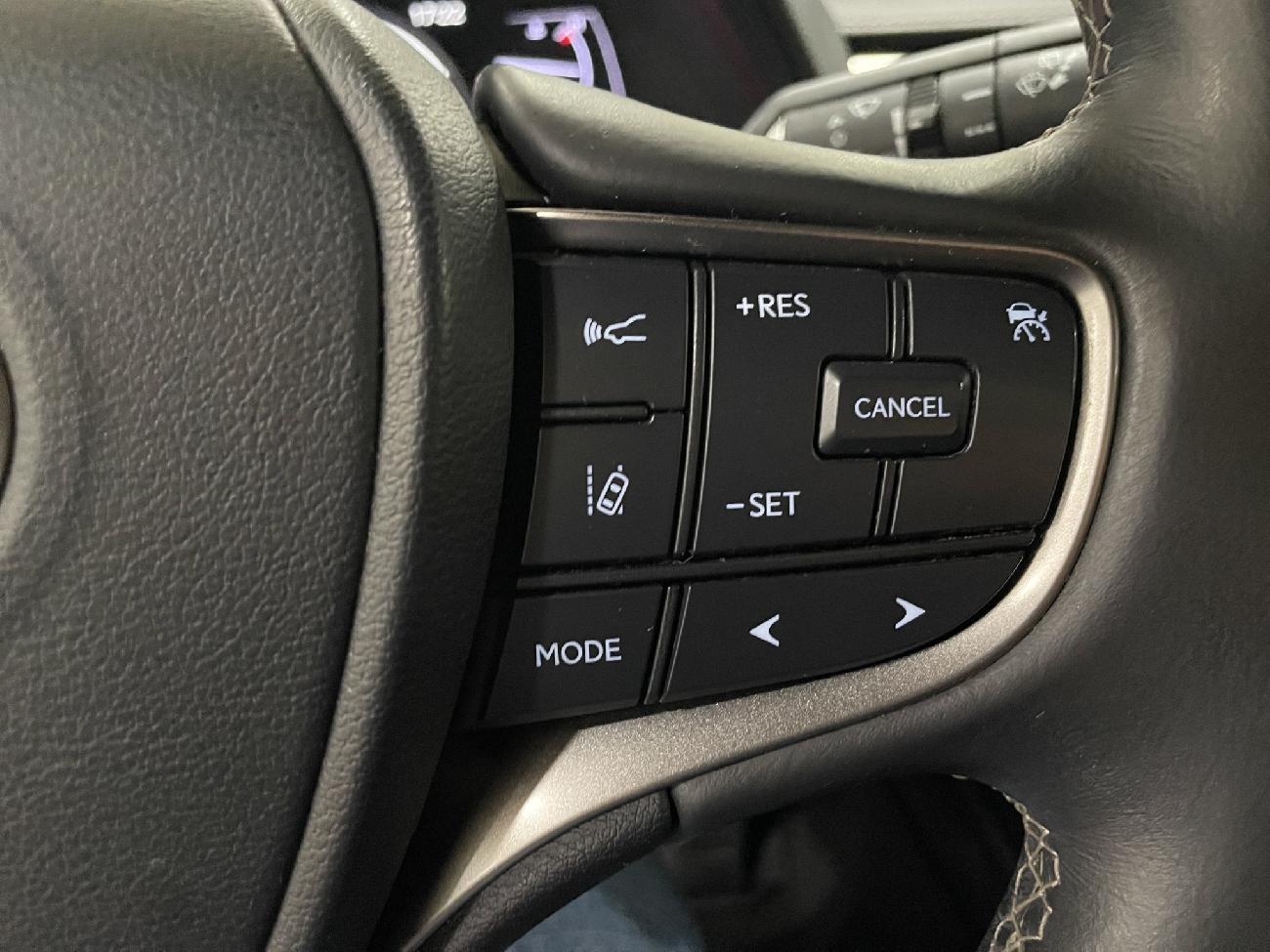 2020 Lexus UX UX 2.0 250h Business coche de segunda mano