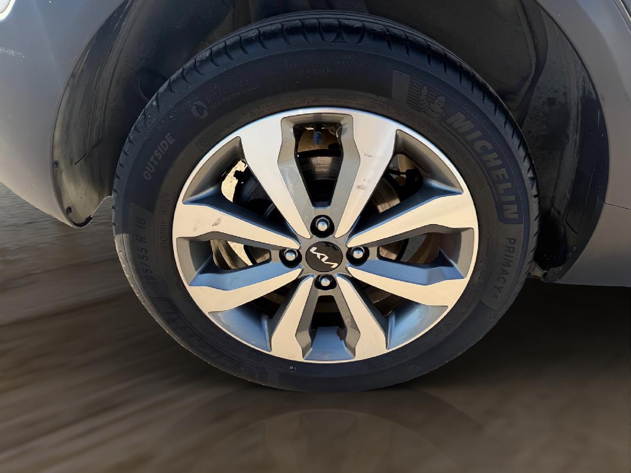 2022 KIA STONIC STONIC 1.0 T-GDi 74kW (100CV) MHEV iMT Drive coche de segunda mano