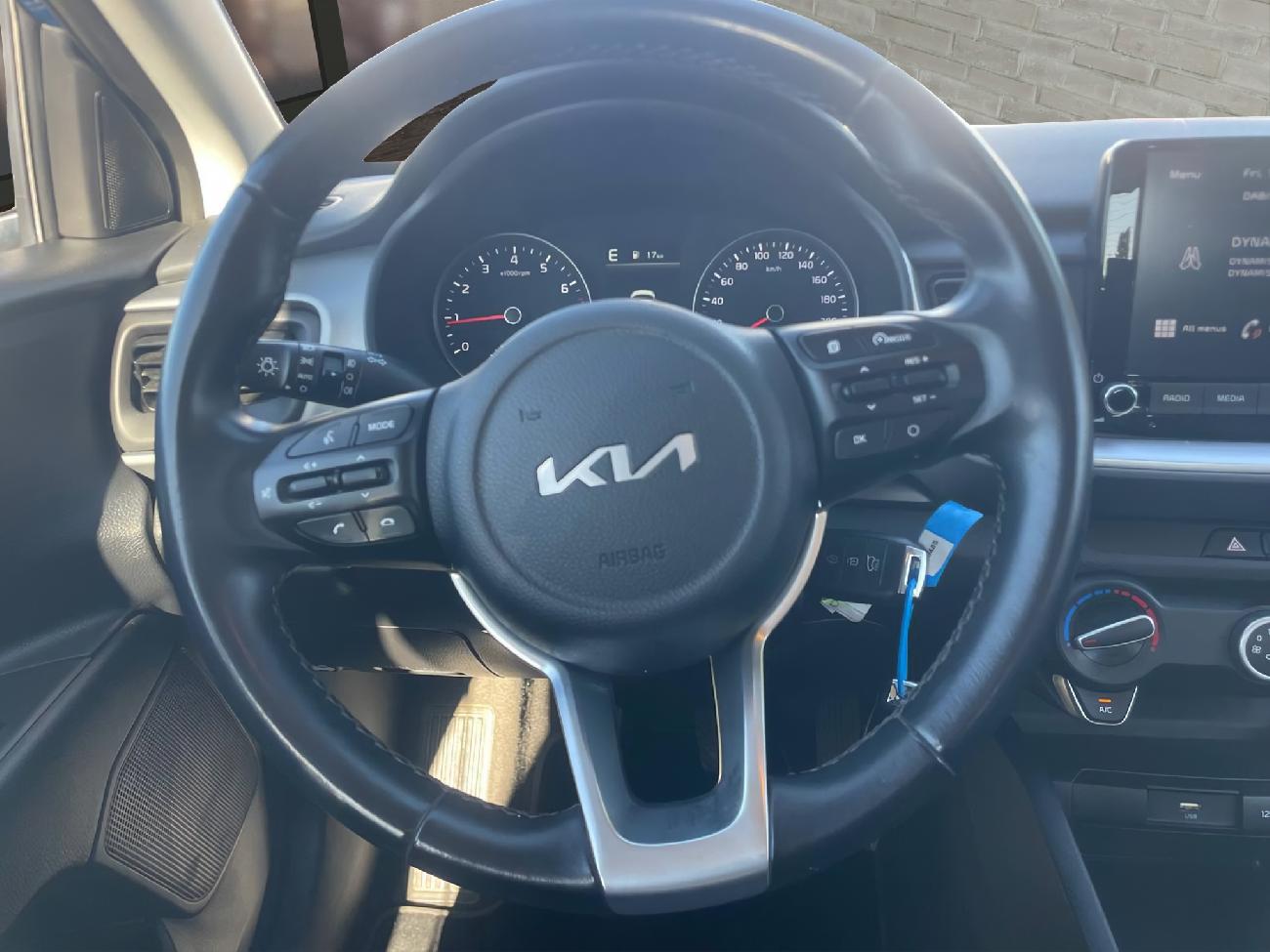 2023 KIA STONIC STONIC 1.0 T-GDi 74kW (100CV) MHEV iMT Concept coche de segunda mano
