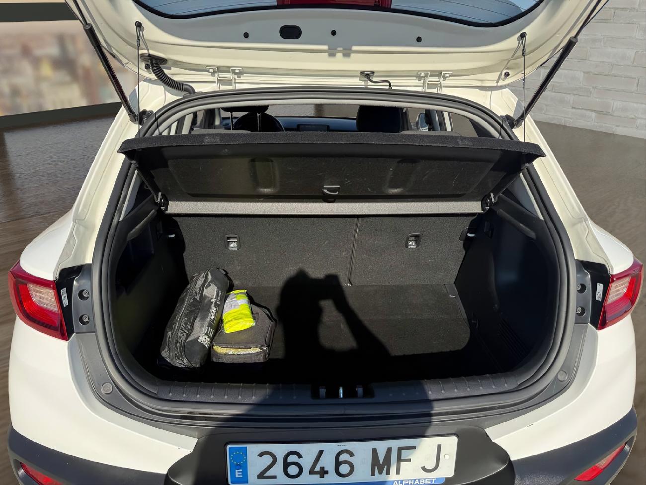 2023 KIA STONIC STONIC 1.0 T-GDi 74kW (100CV) MHEV iMT Concept coche de segunda mano