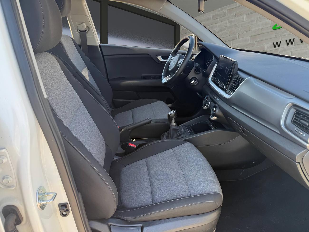 2023 KIA STONIC STONIC 1.0 T-GDi 74kW (100CV) MHEV iMT Concept coche de segunda mano