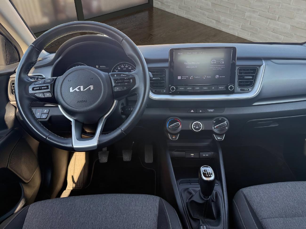 2023 KIA STONIC STONIC 1.0 T-GDi 74kW (100CV) MHEV iMT Concept coche de segunda mano