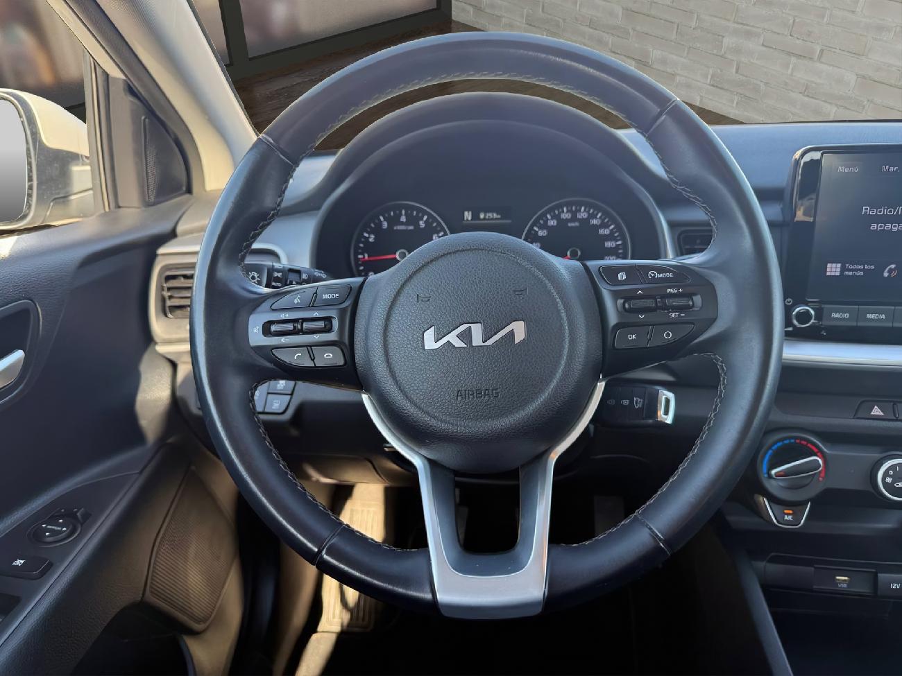 2023 KIA STONIC STONIC 1.0 T-GDi 74kW (100CV) MHEV iMT Concept coche de segunda mano