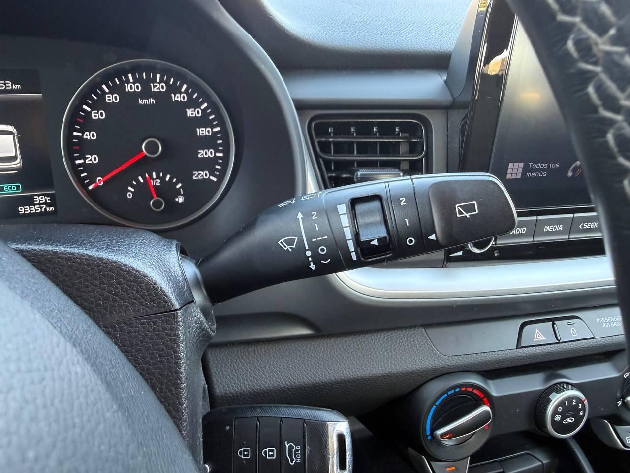2023 KIA STONIC STONIC 1.0 T-GDi 74kW (100CV) MHEV iMT Concept coche de segunda mano
