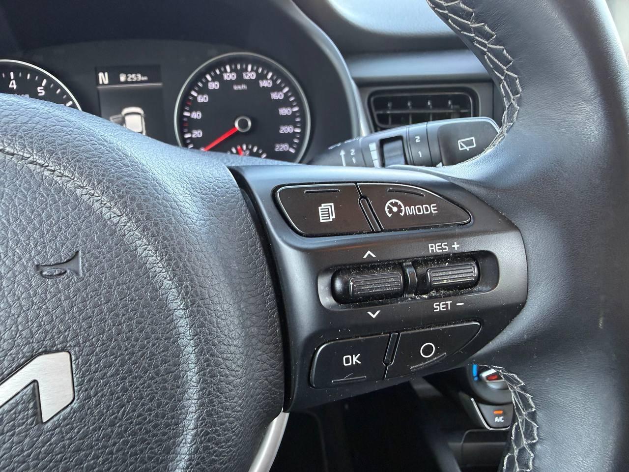 2023 KIA STONIC STONIC 1.0 T-GDi 74kW (100CV) MHEV iMT Concept coche de segunda mano