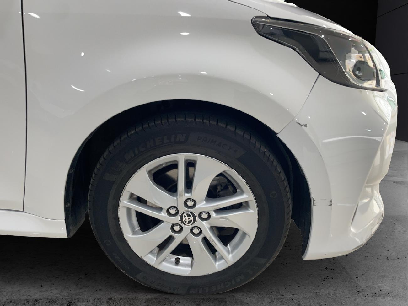 2024 Toyota Yaris Yaris 1.5 120H Business Plus coche de segunda mano