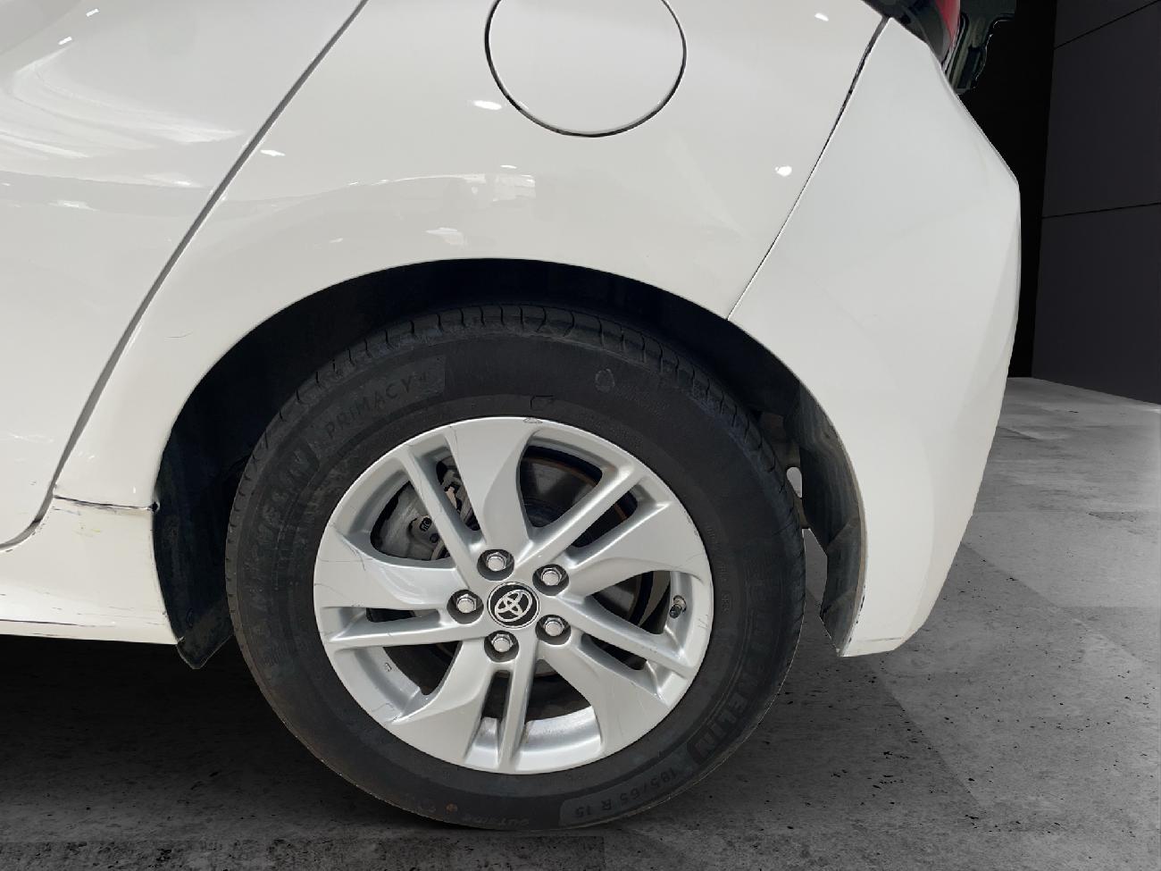 2024 Toyota Yaris Yaris 1.5 120H Business Plus coche de segunda mano