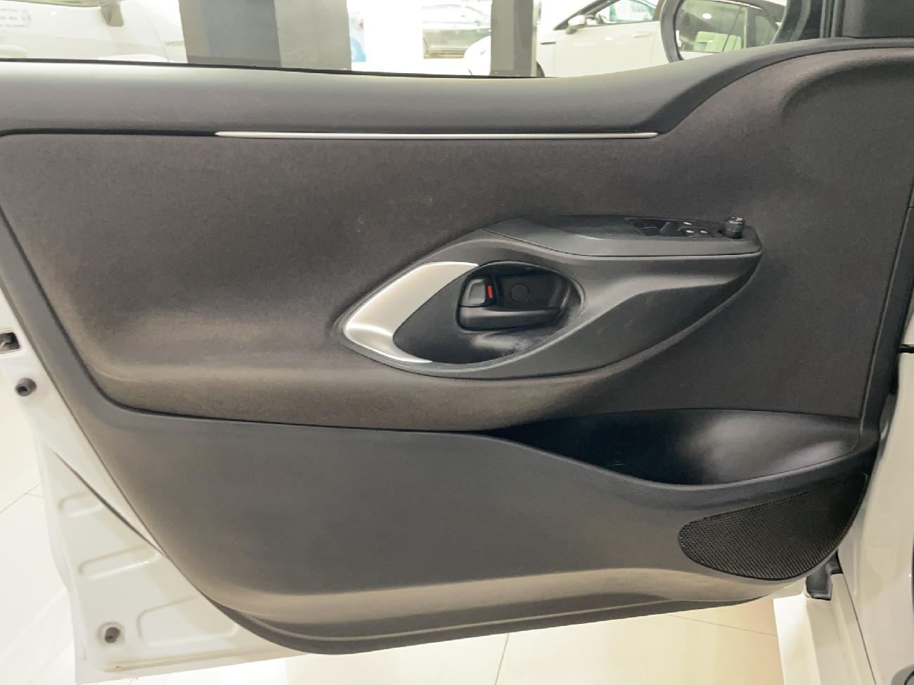 2024 Toyota Yaris Yaris 1.5 120H Business Plus coche de segunda mano