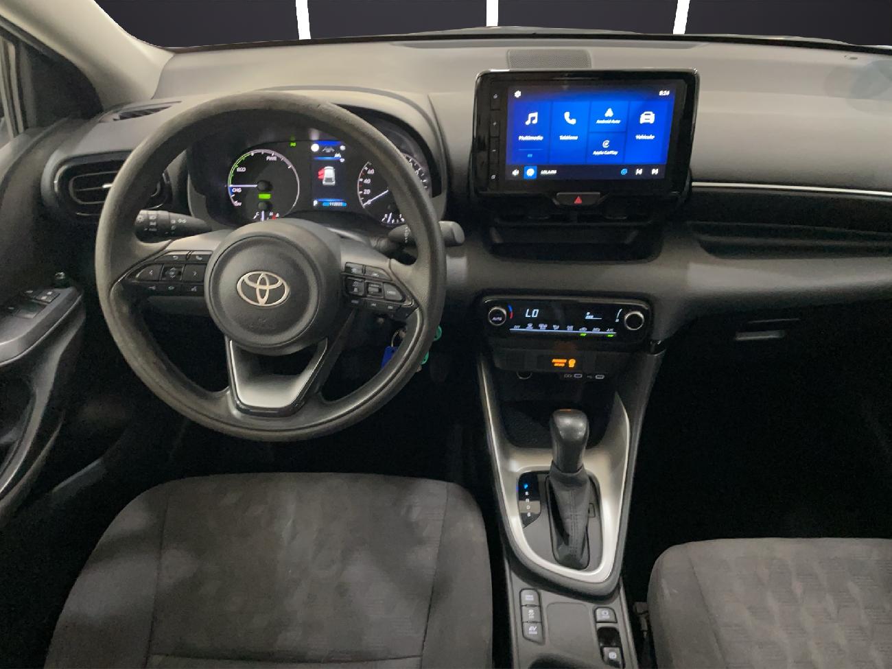 2024 Toyota Yaris Yaris 1.5 120H Business Plus coche de segunda mano