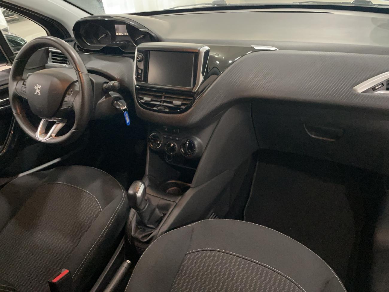 2017 Peugeot 208 208 1.6 BlueHDi Style 75 5p coche de segunda mano