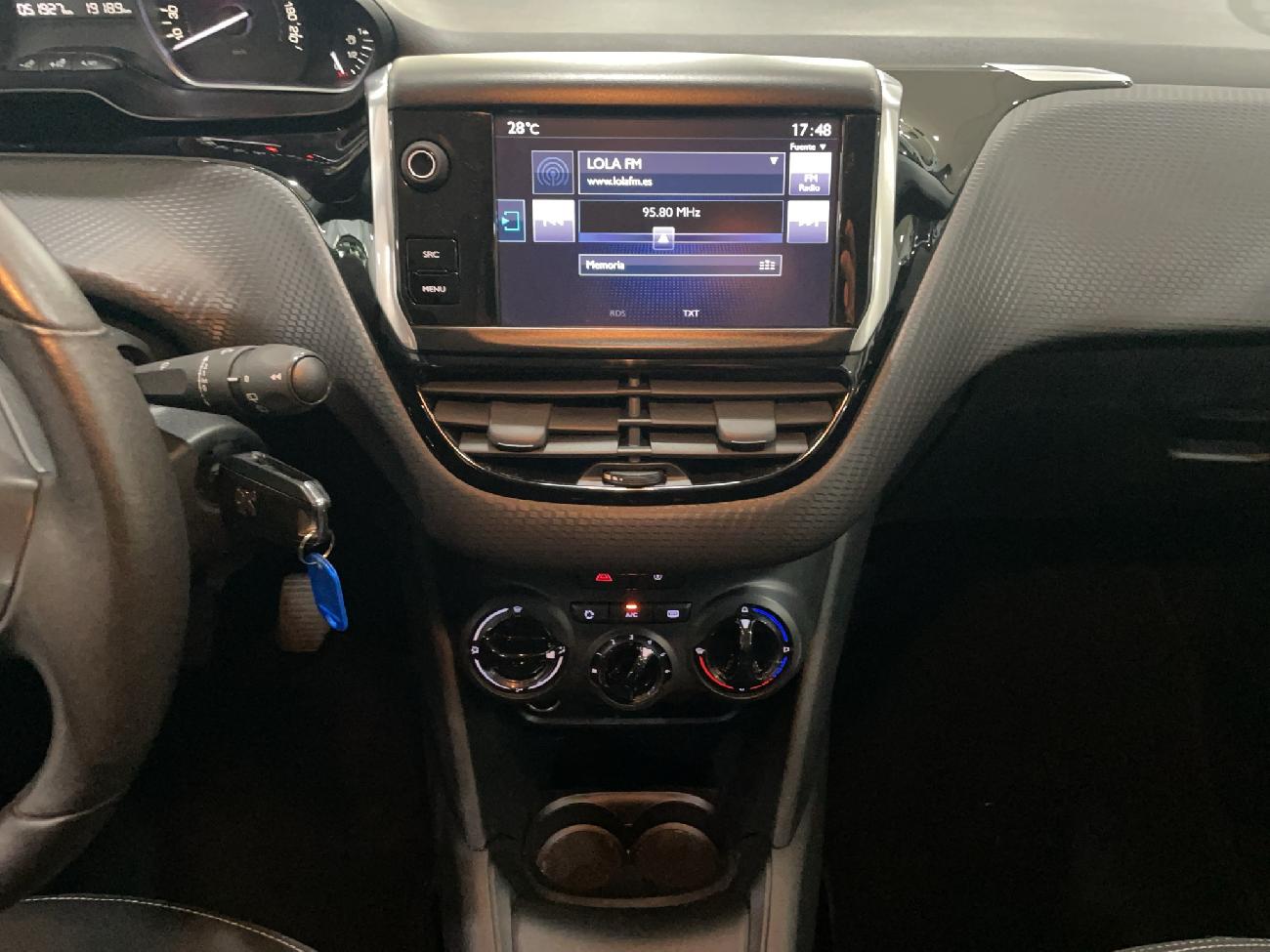 2017 Peugeot 208 208 1.6 BlueHDi Style 75 5p coche de segunda mano