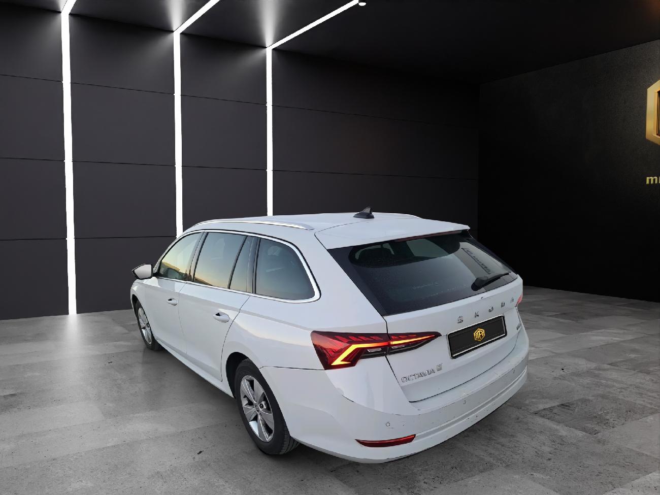 2022 Skoda Octavia Octavia Combi 1.0 TSI 81kW(110CV) DSG mHEV Ambi. coche de segunda mano
