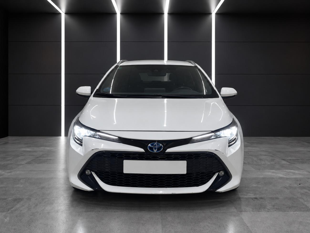 2022 Toyota Corolla Corolla  1.8 125H BUSINESS PLUS E-CVT TOU SPORT coche de segunda mano