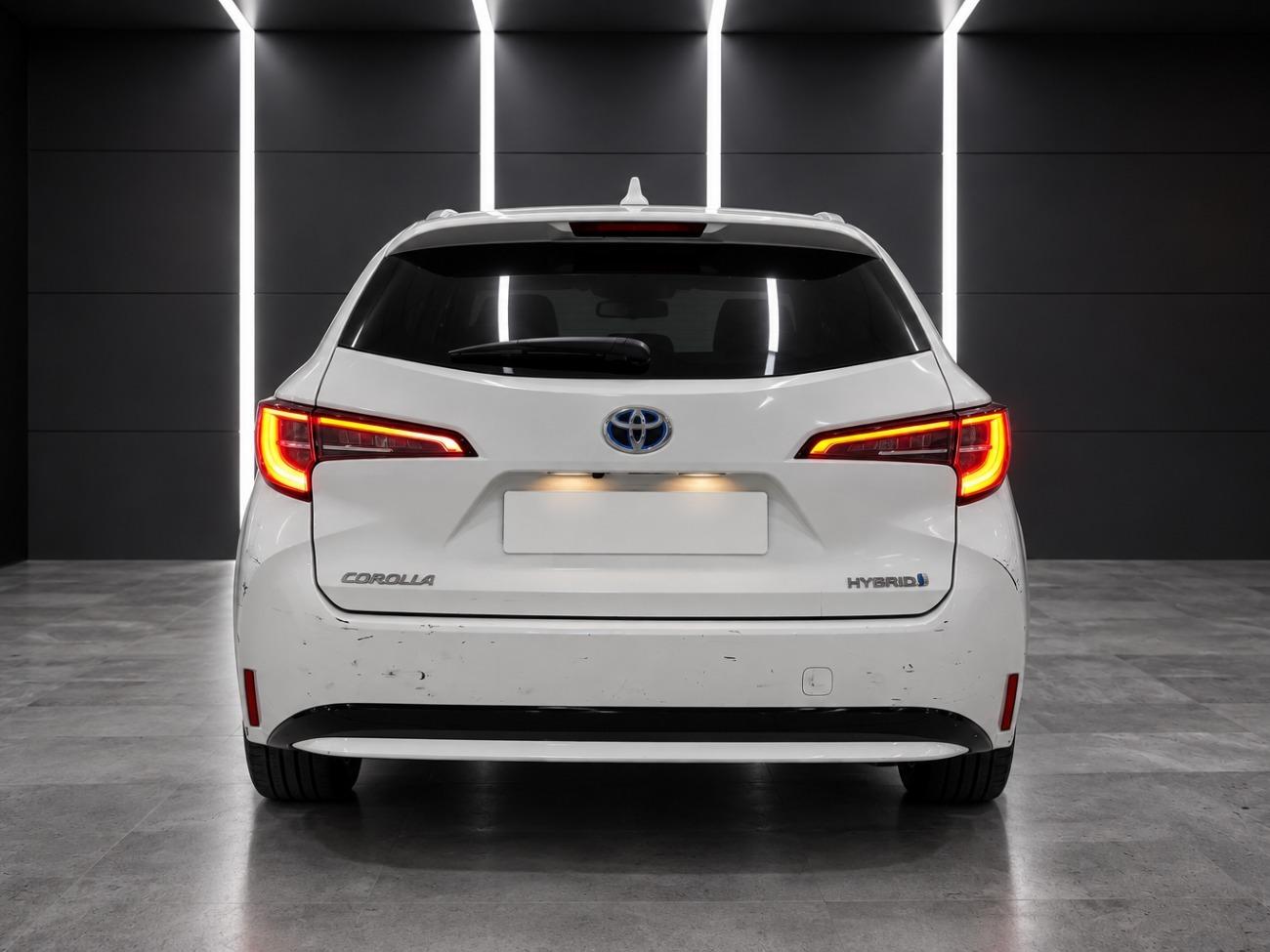 2022 Toyota Corolla Corolla  1.8 125H BUSINESS PLUS E-CVT TOU SPORT coche de segunda mano