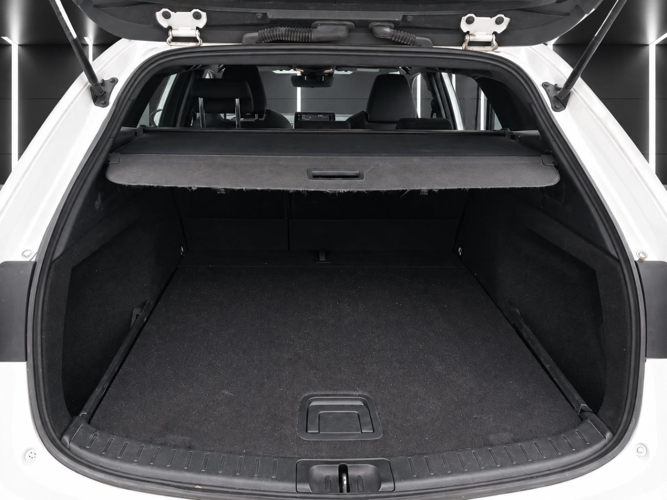 2022 Toyota Corolla Corolla  1.8 125H BUSINESS PLUS E-CVT TOU SPORT coche de segunda mano