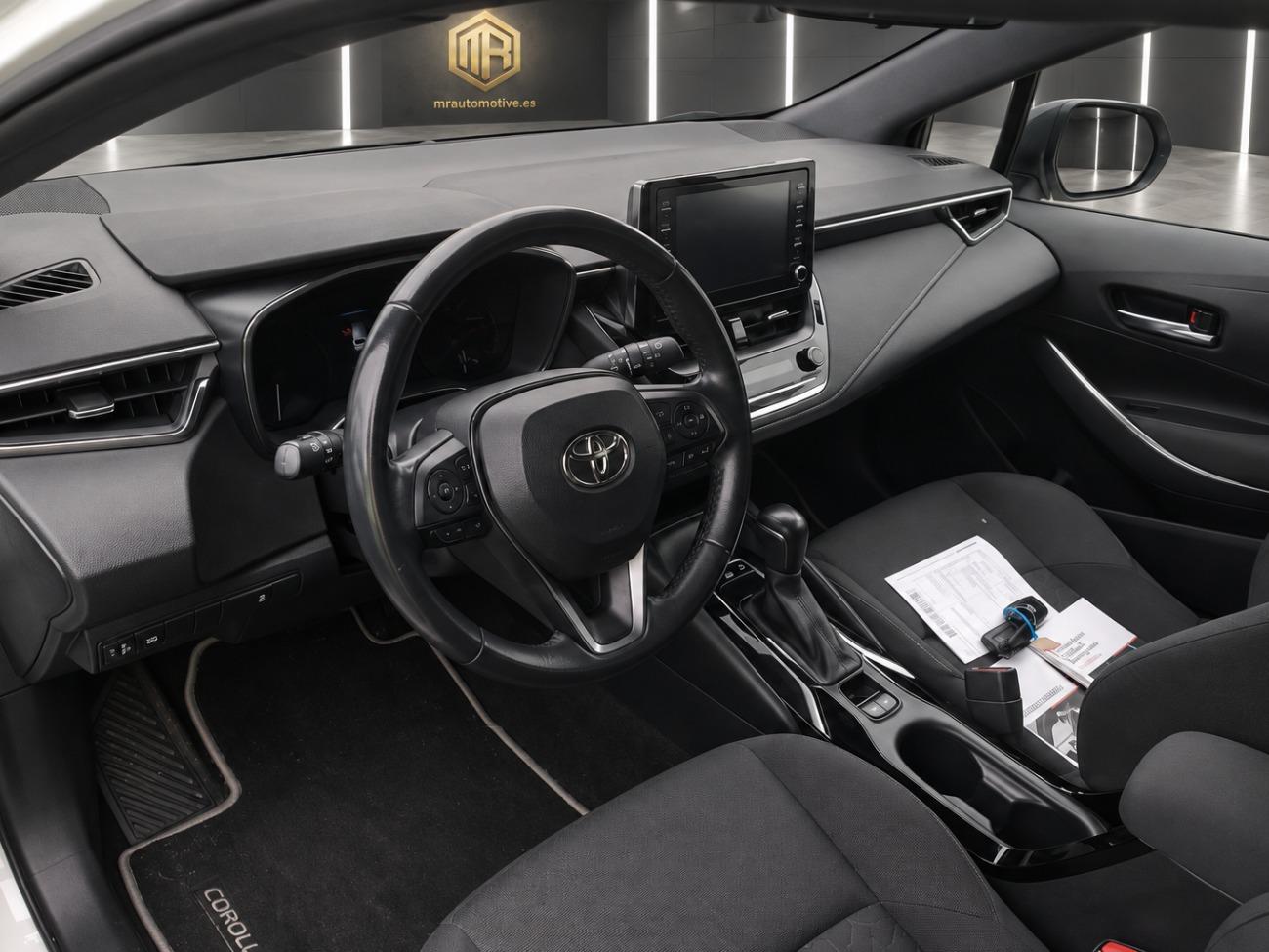 2022 Toyota Corolla Corolla  1.8 125H BUSINESS PLUS E-CVT TOU SPORT coche de segunda mano