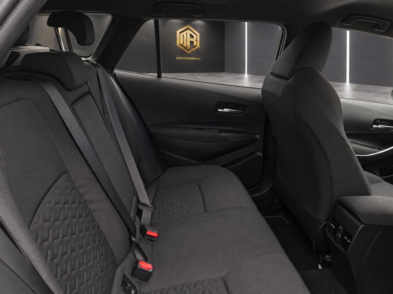 2022 Toyota Corolla Corolla  1.8 125H BUSINESS PLUS E-CVT TOU SPORT coche de segunda mano