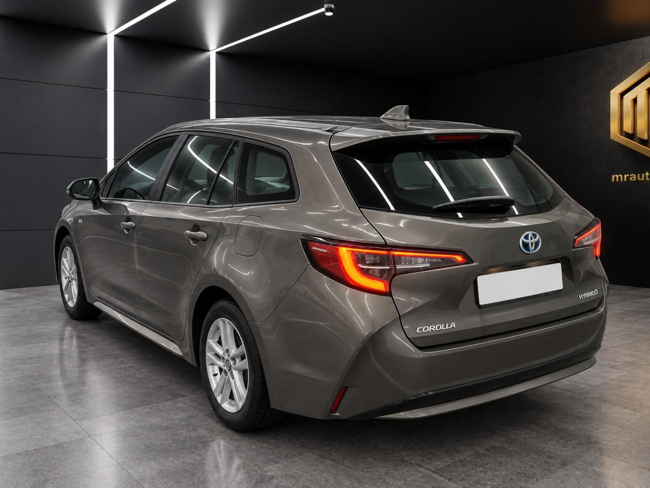 2023 Toyota Corolla Corolla 1.8 125H BUSINESS E-CVT TOU SPORT coche de segunda mano